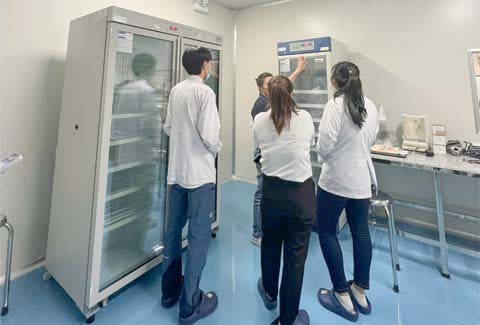 HELIUS BÀN GIAO LÔ TỦ CHO PHÒNG QC  ALPHA LAB